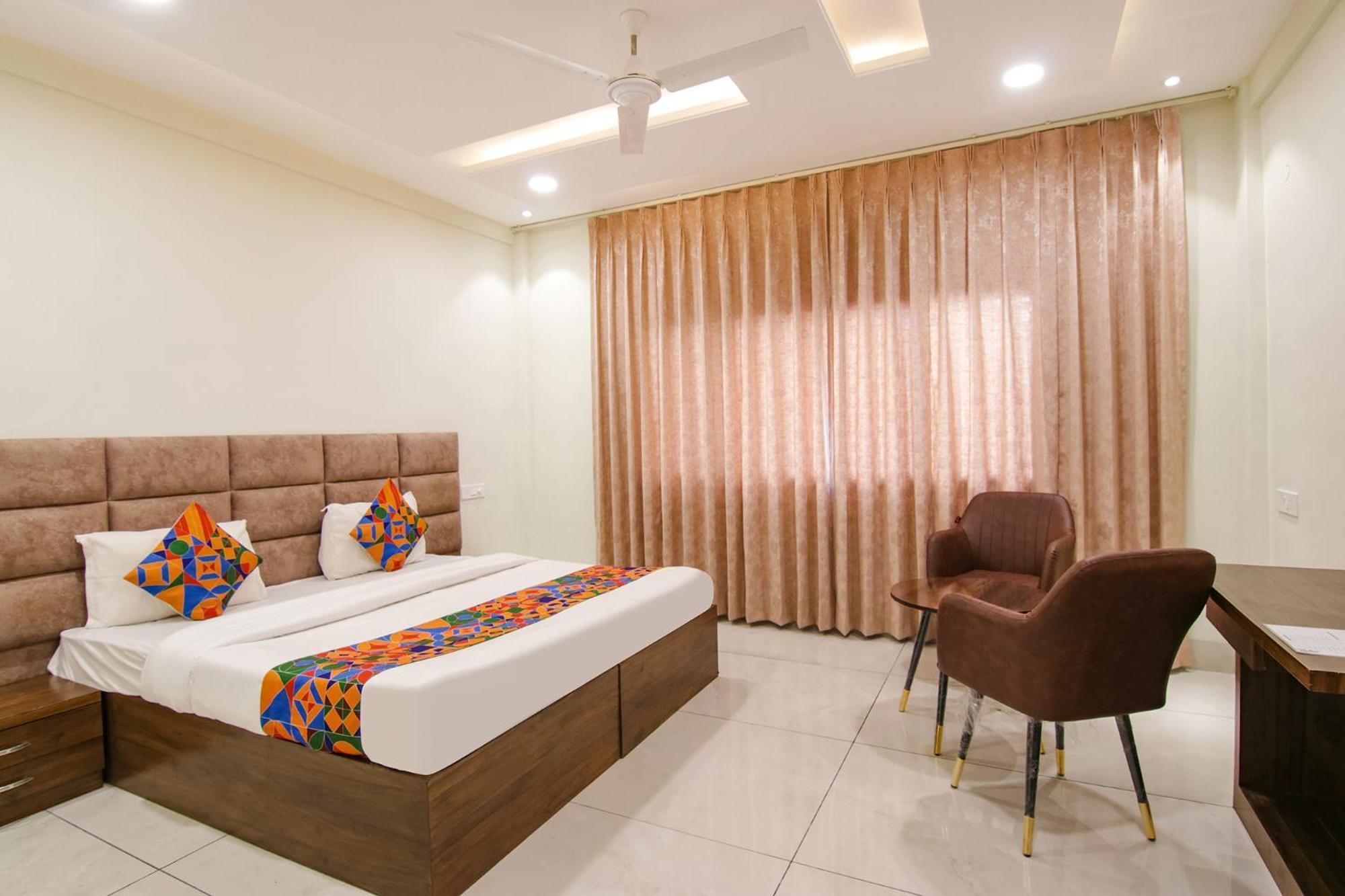 Zirakpur Fabhotel Prism Grand מראה חיצוני תמונה