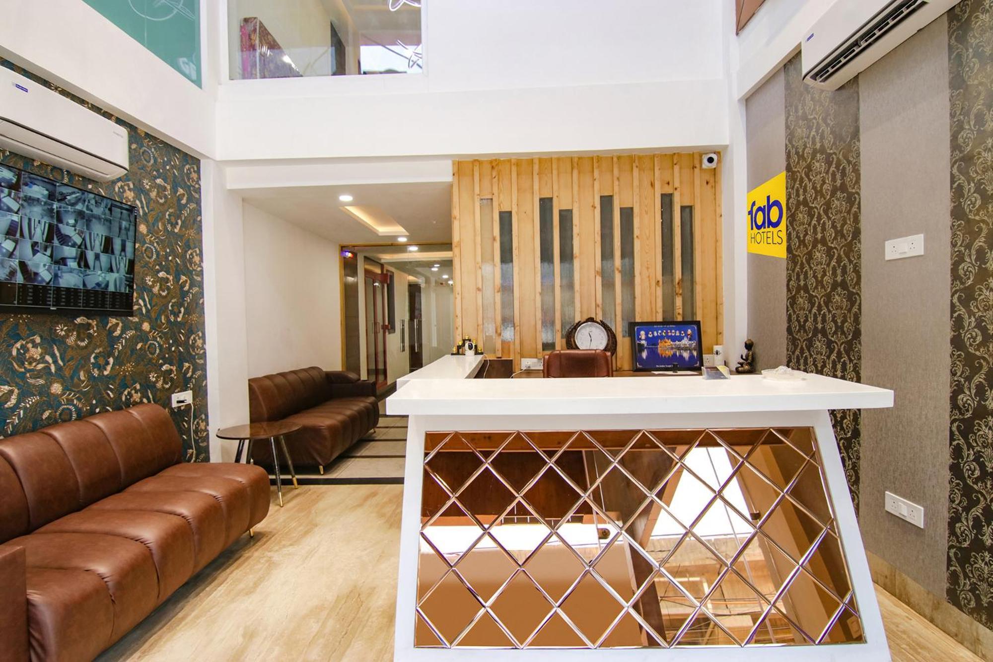 Zirakpur Fabhotel Prism Grand מראה חיצוני תמונה