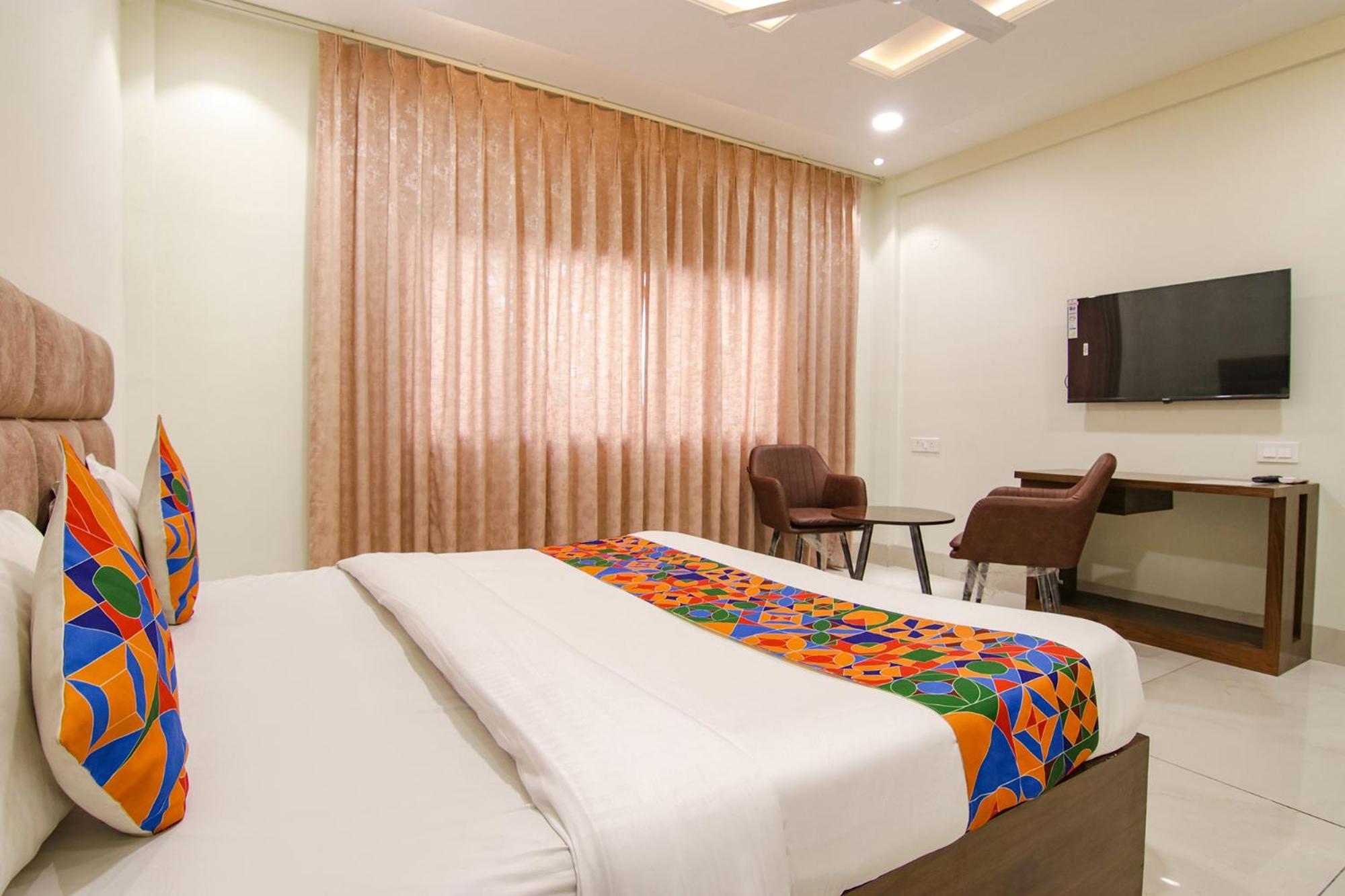 Zirakpur Fabhotel Prism Grand מראה חיצוני תמונה