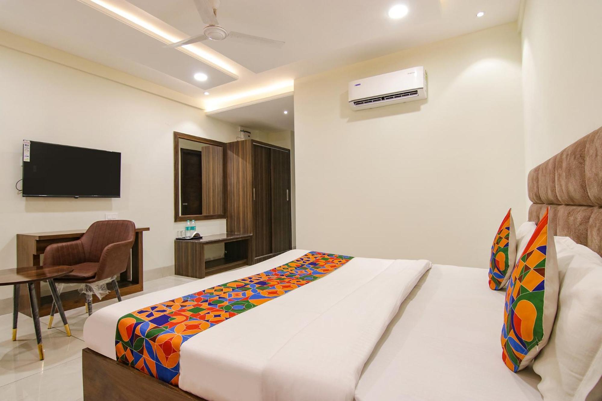Zirakpur Fabhotel Prism Grand מראה חיצוני תמונה